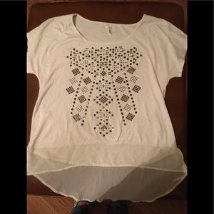 Women’s size large shirt